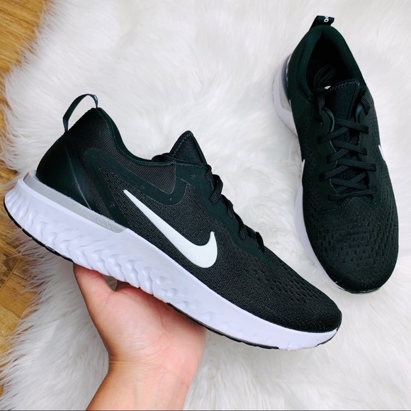 nike odyssey react black white
